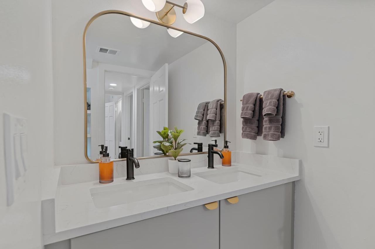 Peaceful Phoenix Getaway - Central Location, Family-Friendly & Pool Table! 外观 照片